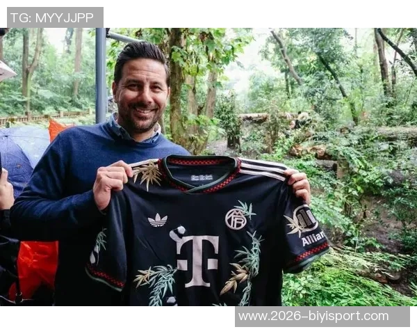 拜仁慕尼黑宣布皮萨罗启程亚洲行即将抵达成都展开活动 拜仁慕尼黑宣布皮萨罗启程亚洲行即将抵达成都展开活动